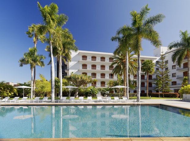 Imagen de la piscina del Hotel Iberostar Heritage Grand Mencey. Foto 16