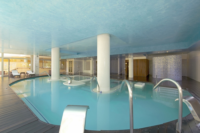 Imagen de la piscina del Hotel Iberostar Playa Gaviotas. Foto 14