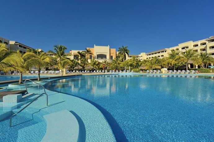 Imagen general del Hotel Iberostar Rose Hall Beach All Inclusive. Foto 10