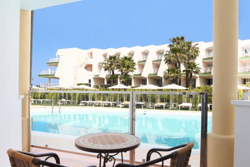 Imagen de la habitación del Hotel Iberostar Selection Andaluc&iacute;a Playa. Foto 6