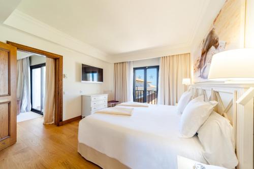Imagen de la habitación del Hotel Iberostar Selection Andaluc&iacute;a Playa. Foto 7