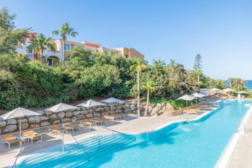 Imagen de la piscina del Hotel Iberostar Selection Andaluc&iacute;a Playa. Foto 11