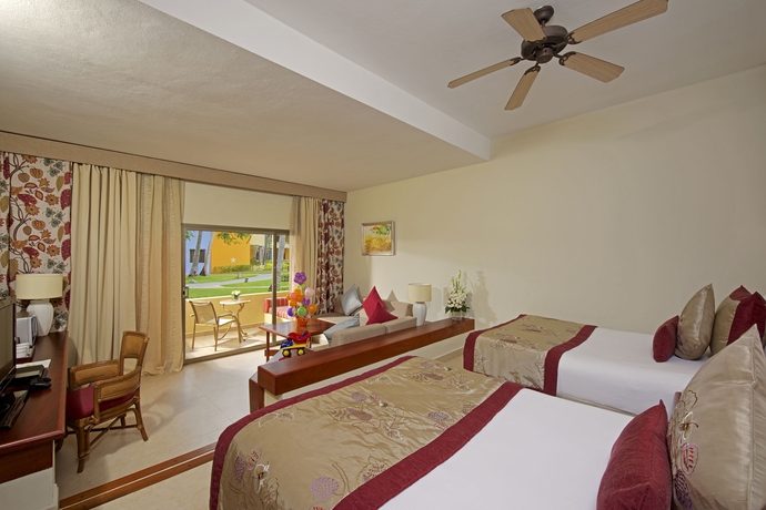 Imagen de la habitación del Hotel Iberostar Selection Bávaro Suites. Foto 9