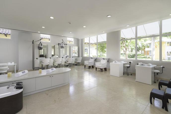 Imagen de los interiores del Hotel Iberostar Selection Bávaro Suites. Foto 12