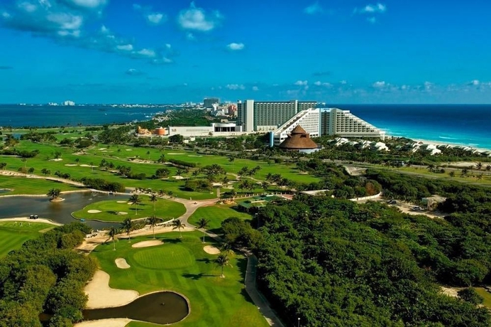 Imagen de los exteriores del Hotel Iberostar Selection Cancún. Foto 11