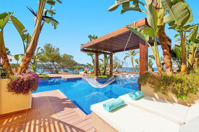 Imagen de la piscina del Hotel Iberostar Selection Jardín Del Sol Suites - Adults Only. Foto 16