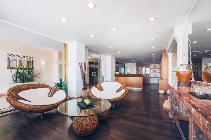 Imagen de los interiores del Hotel Iberostar Selection Jardín Del Sol Suites - Adults Only. Foto 12