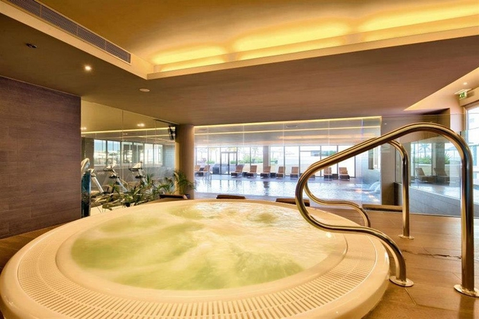 Imagen de la piscina del Hotel Iberostar Selection Lagos Algarve. Foto 15