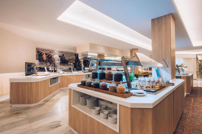 Imagen general del Hotel Iberostar Selection Marbella Coral Beach. Foto 4