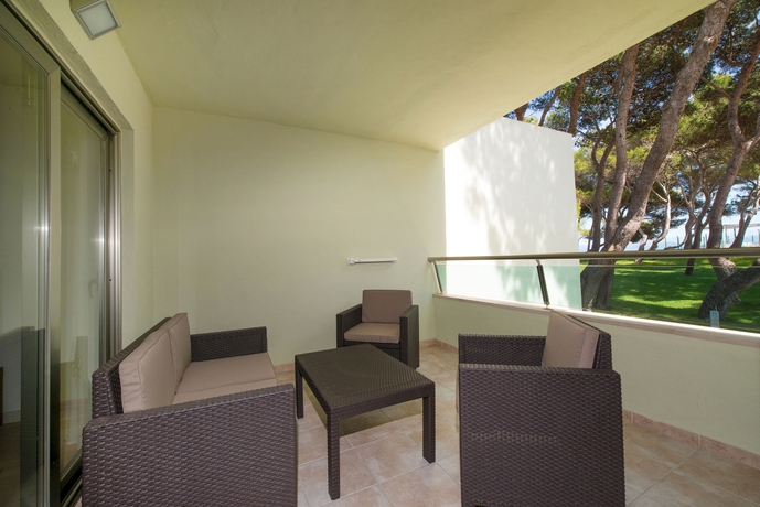 Imagen de los exteriores del Hotel Iberostar Selection Playa de Muro Village. Foto 6