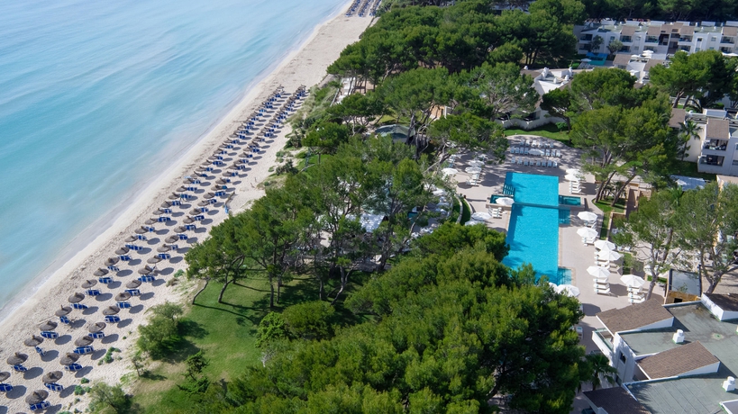 Imagen de los exteriores del Hotel Iberostar Selection Playa de Muro Village. Foto 7