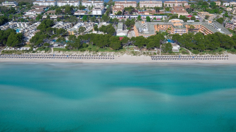 Imagen de los exteriores del Hotel Iberostar Selection Playa de Muro Village. Foto 8