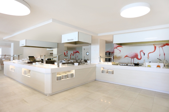 Imagen del bar/restaurante del Hotel Iberostar Selection Playa de Palma. Foto 6