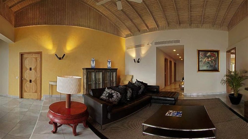 Imagen de los interiores del Hotel Iberostar Selection Rose Hall Suites. Foto 12