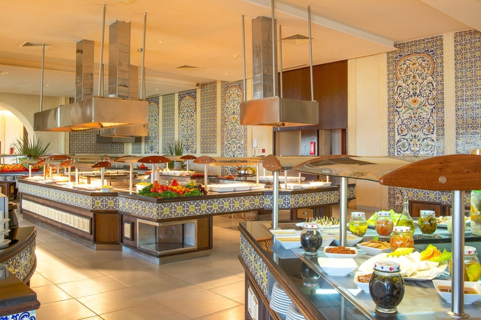 Imagen del bar/restaurante del Hotel Iberostar Selection Royal El Mansour. Foto 4