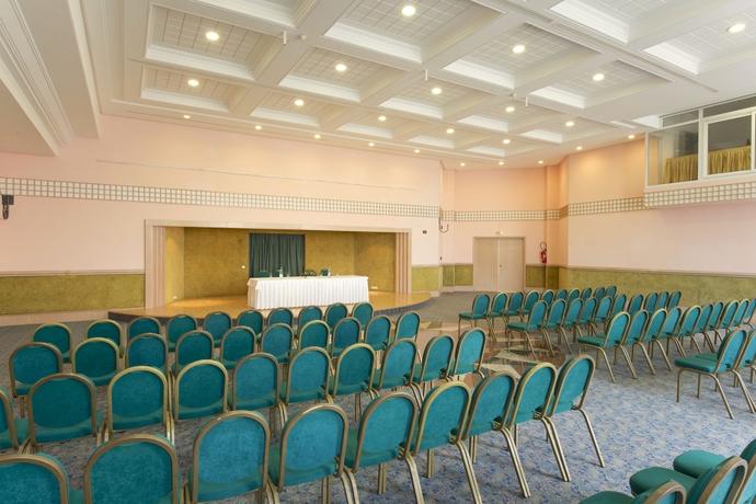 Imagen de los interiores del Hotel Iberostar Waves Averroes. Foto 7