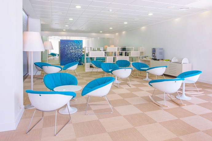 Imagen de los interiores del Hotel Iberostar Waves Bouganville Playa. Foto 12