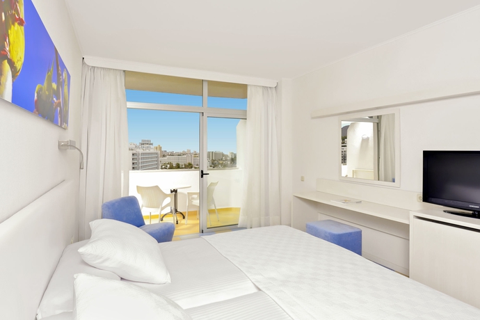 Imagen de la habitación del Hotel Iberostar Waves Bouganville Playa. Foto 11