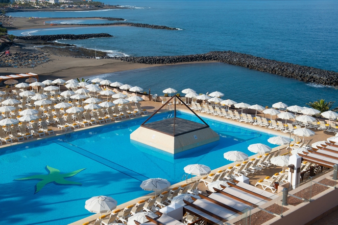 Imagen de la piscina del Hotel Iberostar Waves Bouganville Playa. Foto 14