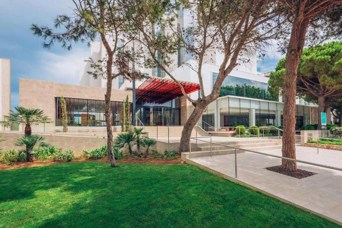 Imagen general del Hotel Iberostar Waves Cala Millor -Adults Only. Foto 15