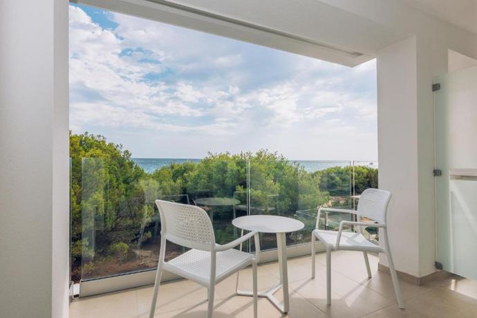 Imagen general del Hotel Iberostar Waves Cala Millor -Adults Only. Foto 17