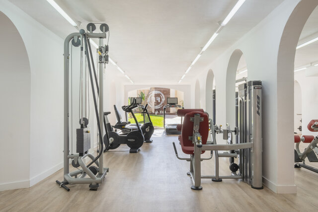 Imagen de los interiores del Hotel Iberostar Waves Club Cala Barca. Foto 15