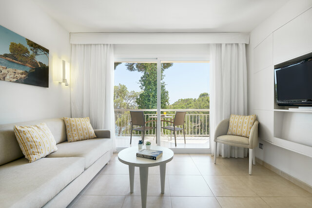 Imagen de la habitación del Hotel Iberostar Waves Club Cala Barca. Foto 8