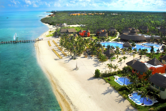 Imagen de los exteriores del Hotel Iberostar Waves Cozumel - All Inclusive. Foto 8