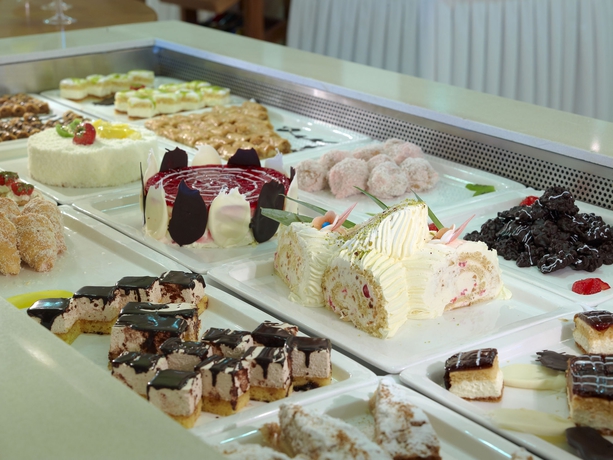 Imagen del bar/restaurante del Hotel Iberostar Waves Creta Panorama and Mare. Foto 6