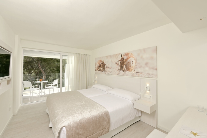 Imagen de la habitación del Hotel Iberostar Waves Cristina. Foto 4