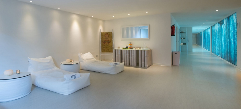 Imagen de los interiores del Hotel Iberostar Waves Cristina. Foto 11