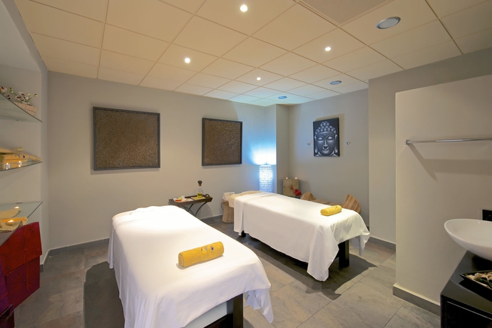 Imagen de los interiores del Hotel Iberostar Waves Gaviotas Park. Foto 9