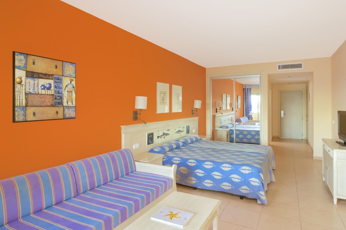 Imagen de la habitación del Hotel Iberostar Waves Gaviotas Park. Foto 6