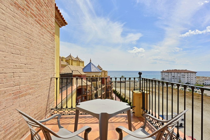 Imagen de la habitación del Hotel Iberostar Waves Málaga Playa. Foto 9