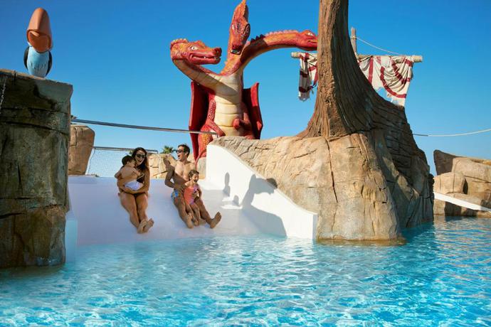 Imagen de la piscina del Hotel Iberostar Waves Royal Andalus. Foto 14