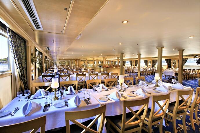 Imagen del bar/restaurante del Hotel Iberotel Crown Emperor Nile Cruise - Every Thursday From Luxor For 07 And 04 Nights - Every Monday F. Foto 11