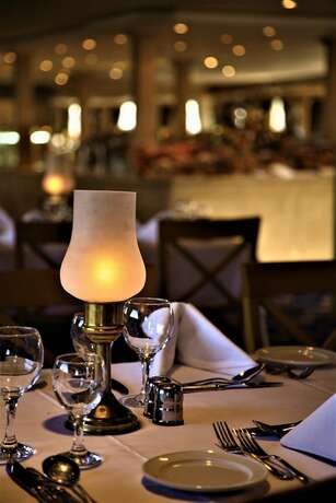 Imagen del bar/restaurante del Hotel Iberotel Crown Emperor Nile Cruise - Every Thursday From Luxor For 07 And 04 Nights - Every Monday F. Foto 14