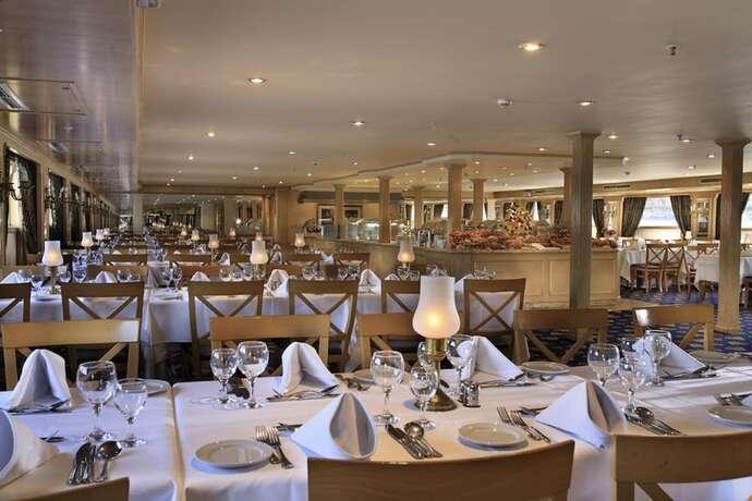 Imagen de la habitación del Hotel Iberotel Crown Emperor Nile Cruise - Every Thursday From Luxor For 07 And 04 Nights - Every Monday F. Foto 17