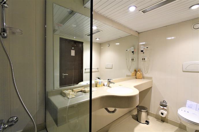 Imagen de la habitación del Hotel Iberotel Crown Empress Nile Cruise - Every Monday From Luxor For 07 And 04 Nights - Every Friday Fro. Foto 7