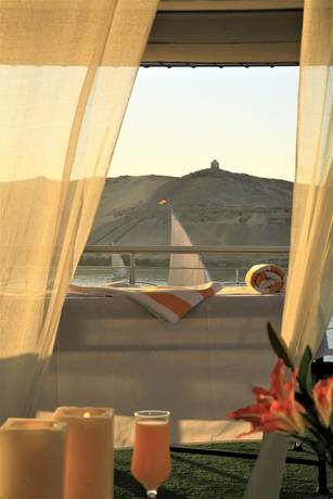 Imagen de la habitación del Hotel Iberotel Crown Empress Nile Cruise - Every Monday From Luxor For 07 And 04 Nights - Every Friday Fro. Foto 9