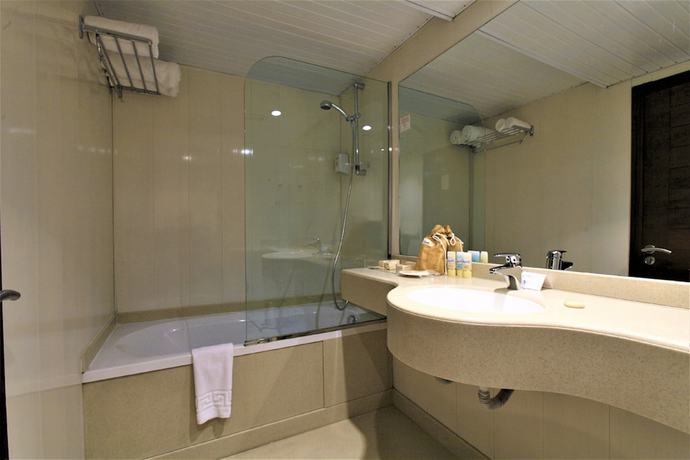 Imagen de la habitación del Hotel Iberotel Crown Empress Nile Cruise - Every Monday From Luxor For 07 And 04 Nights - Every Friday Fro. Foto 10