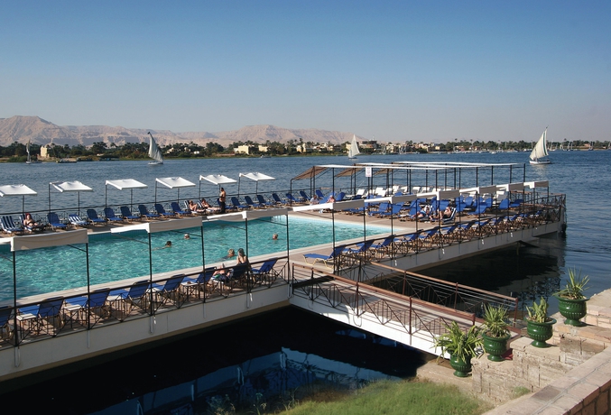 Imagen de la piscina del Hotel Iberotel Luxor. Foto 16