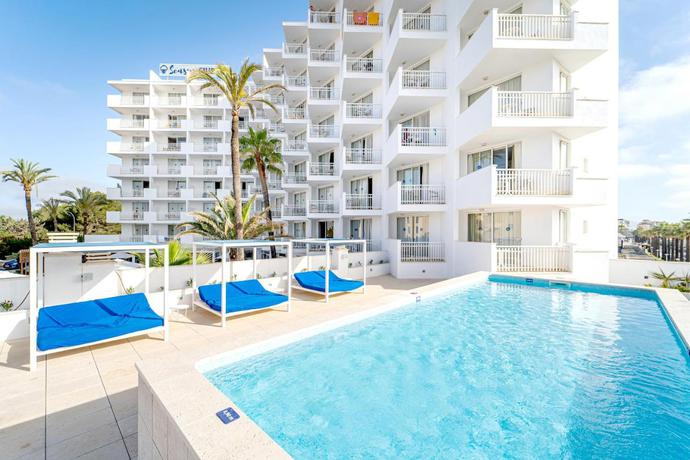 Imagen de la piscina del Hotel Ibersol Siurell. Foto 12