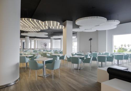 Imagen del bar/restaurante del Hotel Ibersol Torremolinos Beach. Foto 4