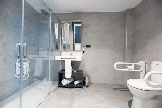 Imagen de la habitación del Hotel Iberum. Foto 15