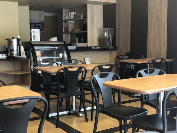 Imagen del bar/restaurante del Hotel Ibeurohotel Guadalajara Expo. Foto 5