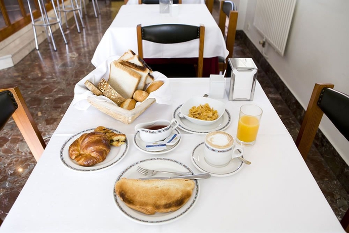 Imagen del bar/restaurante del Hotel Ibiltze. Foto 2