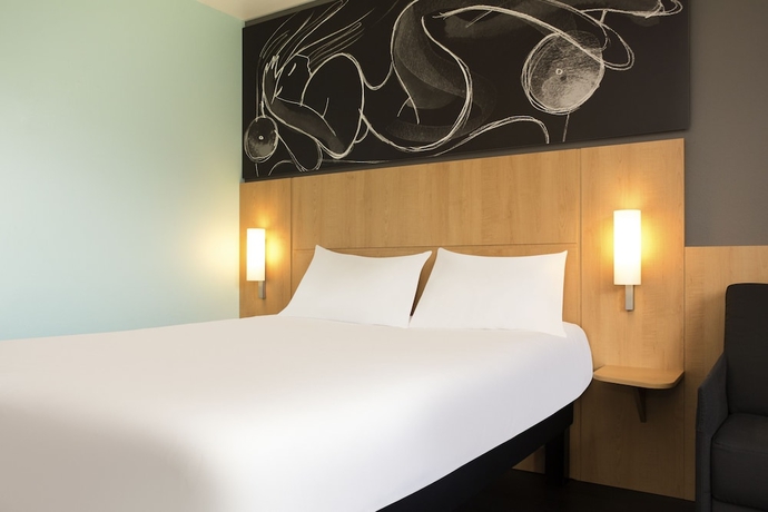 Imagen de la habitación del Hotel Ibis 3 Lacs Neuchatel. Foto 9