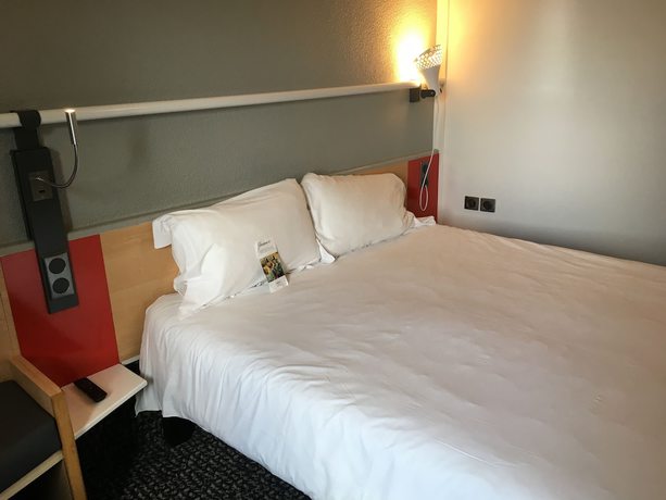 Imagen de la habitación del Hotel Ibis Abbeville. Foto 18