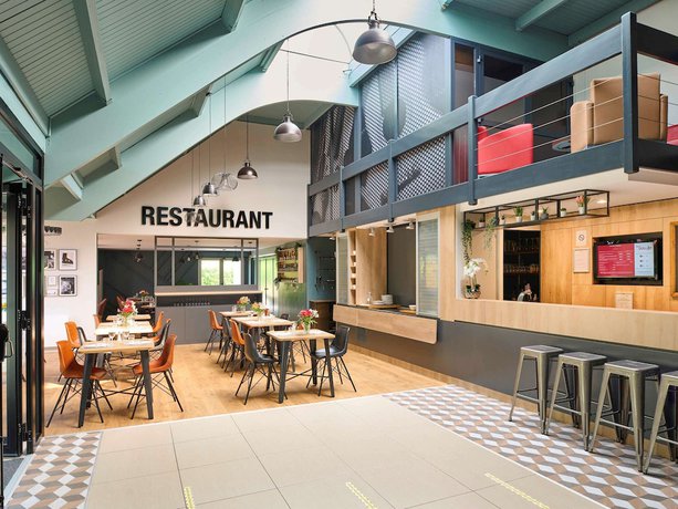 Imagen del bar/restaurante del Hotel Ibis Abbeville. Foto 2